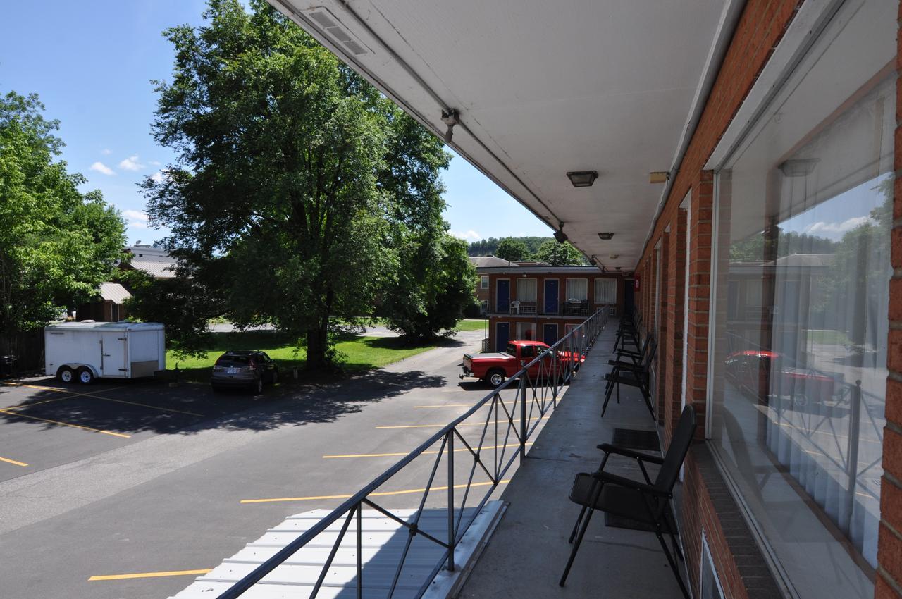 Budget Inn Near Westrock Covington Esterno foto